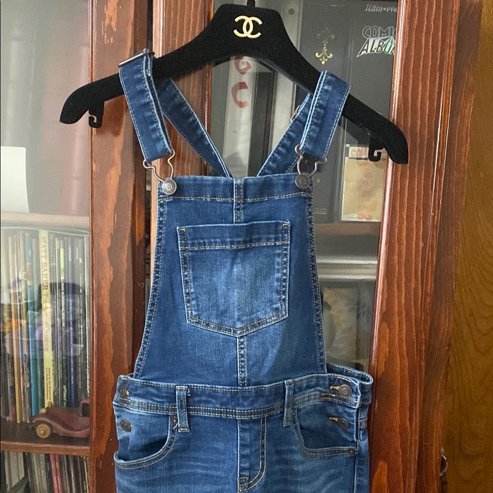 Cat & Jack Girl’s Blue Denim Overalls Size 10/12 - Picture 4 of 15